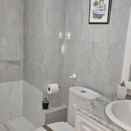 Apartment Ideal One Bedroom Center *
