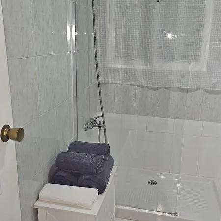 Ideal One Bedroom Center Apartment *